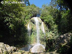 Salto de agua en Soroa