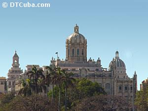 Cúpulas del Museo de la Revolución, Capitolio y Edificio Bacardí